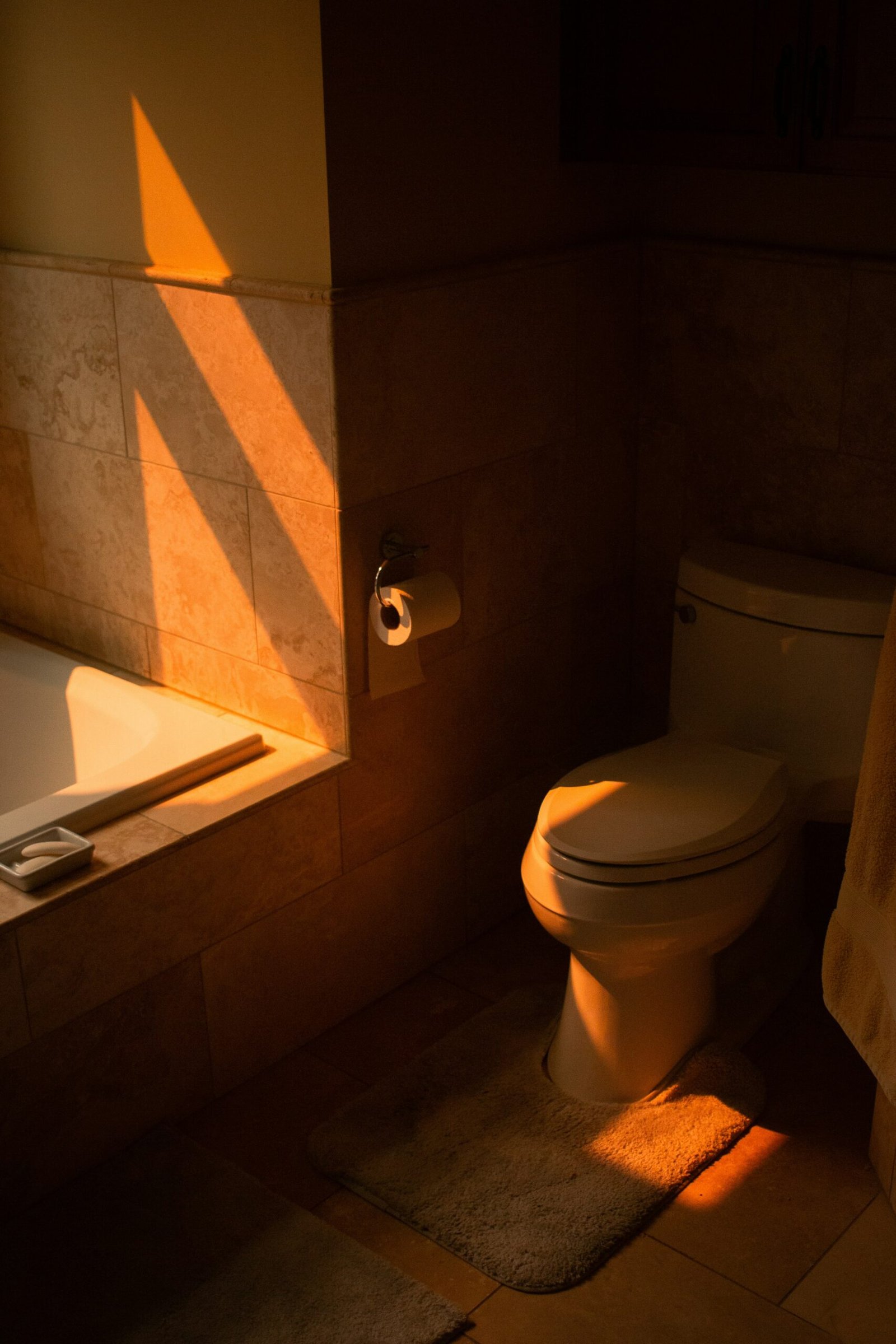 Illuminating Your Space: Effective Bathroom Lighting Solutions for Windowless Bathrooms